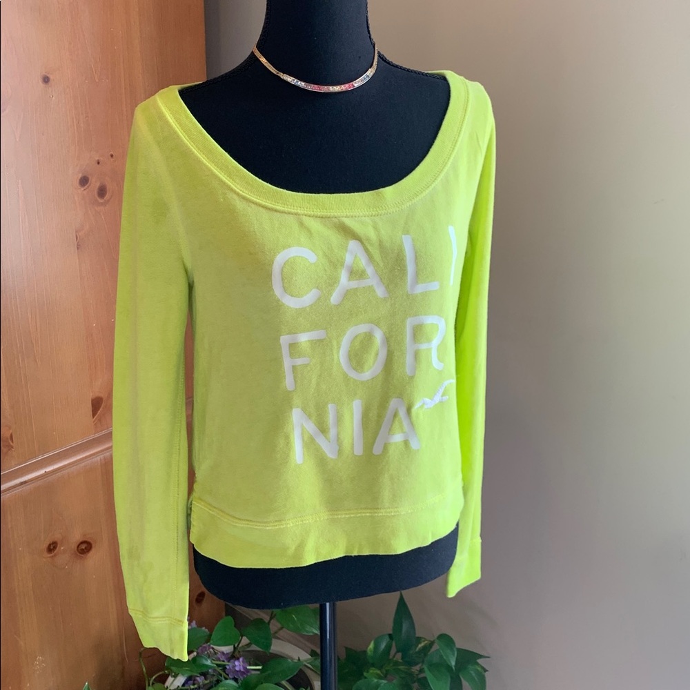 🌹Vintage Hollister California • Women’s Lime 'Green Long-Sleeve Sweatshirt